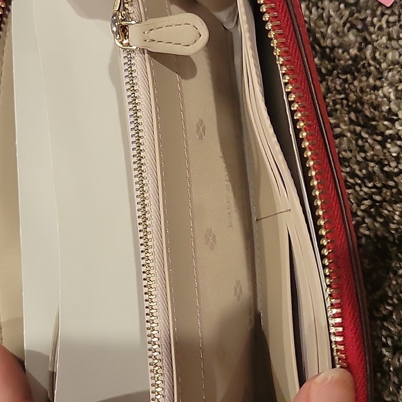 NWT red ♥️ leather Kate Spade ♠️ wallet - Picture 3 of 5